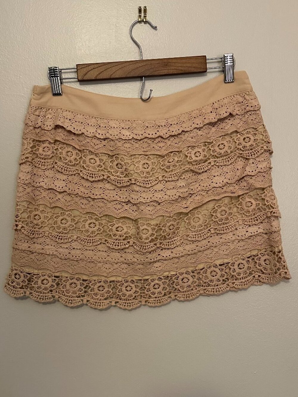Francesca’s Tan Crochet Lace Mini Skirt L